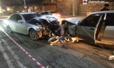 ՖՈՏՈ. Խոշոր ավտովթար Գյումրիում. բախվել են ВАЗ 2106-ն ու 2 Mercedes-ները. կան վիրավորներ