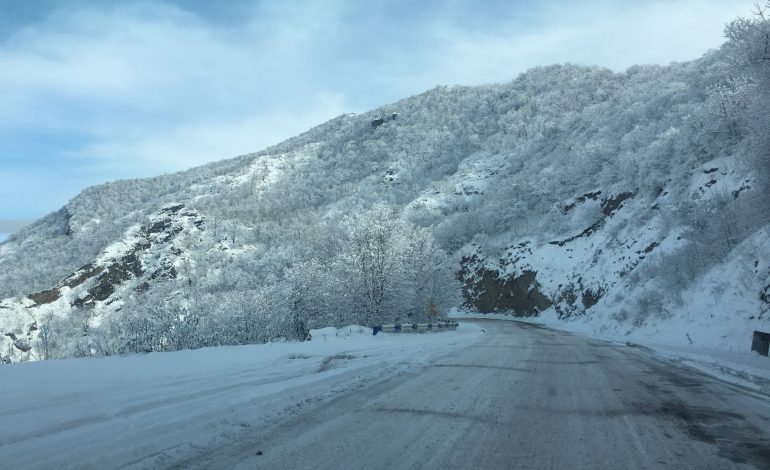 Движение на ряде дорог Армении заблокировано, путь к Ларсу закрыт – МЧС