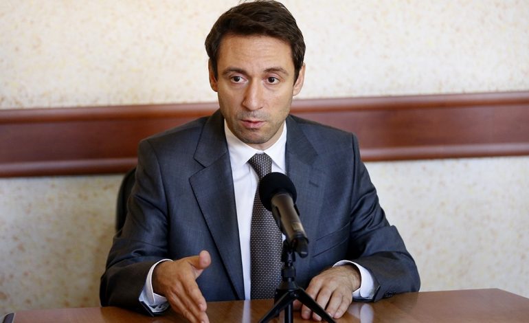 Конфликт обостряется: Пресс-секретарь мэра Еревана назвал газету семьи Пашиняна желтой прессой