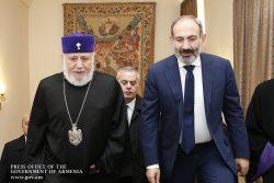 «Ակնհայտ է, որ այսօր Ամենայն հայոց կաթողիկոսը Հայաստանում առաջնորդում է քաղաքական շարժում». Փաշինյան