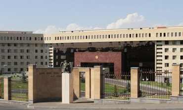 Аршак Карапетян принял прибывших в Армению для переговоров военных специалистов МО РФ