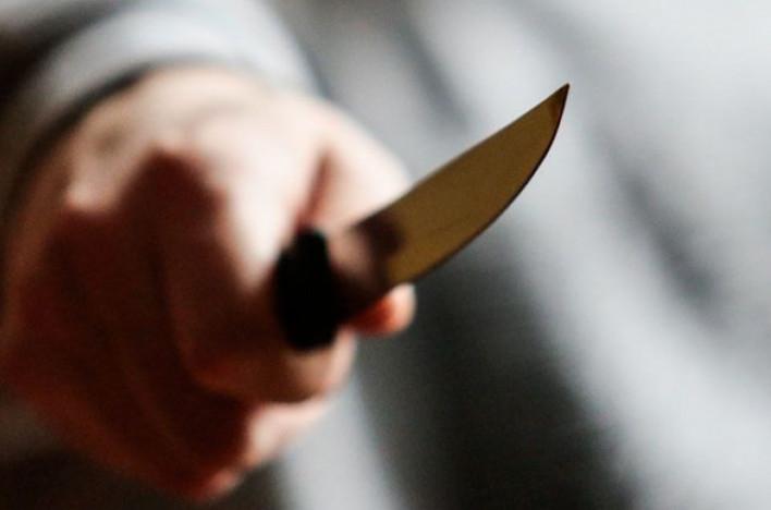 14-ամյա տղան դանակահարել է մորը հարվածներ հասցրած տղամարդուն