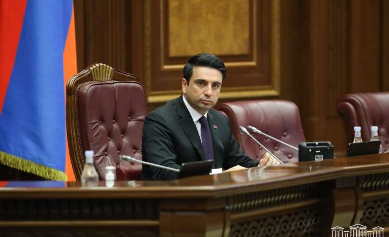 Для спикера парламента Армении приобретут служебную машину стоимостью примерно в 200000 долларов