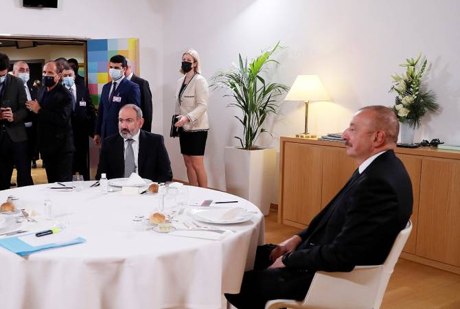 Пашинян и Алиев впервые после обострения в Карабахе поговорили тет-а-тет