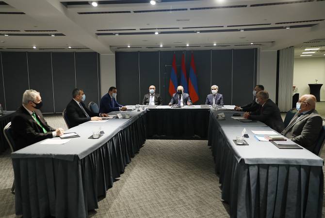 Пашинян рассказал об итогах встречи с Алиевым внепарламентским силам