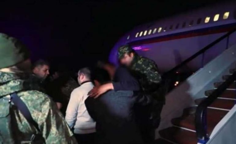 Азербайджан вернул Армении пятерых военнопленных