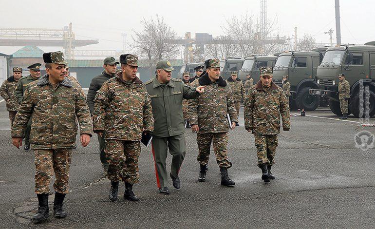 Глава Генштаба ВС Армении посетил центральный сборный пункт в преддверии зимнего призыва