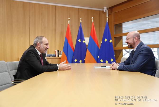 Премьер-министр Армении и глава Евросовета обсудили урегулирование ситуации на армяно-азербайджанской границе