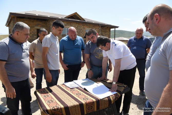 Президент Арцаха проследил за ходом ряда масштабных проектов, запущенных в Аскеранском районе после войны