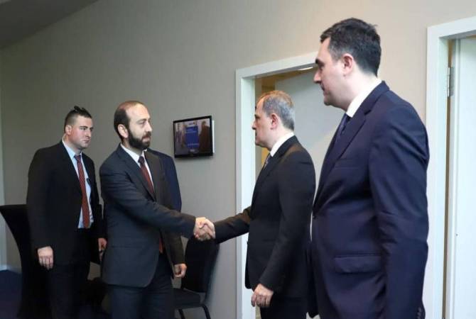 Завершилась встреча глав МИД Армении и Азербайджана