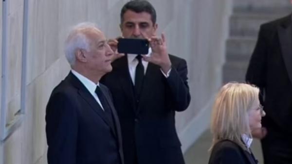 Президент Армении нарушил правила поведения у гроба Елизаветы II — СМИ
