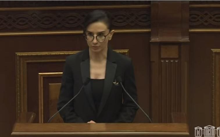 Экс-помощница Пашиняна вступила в должность генпрокурора Армении
