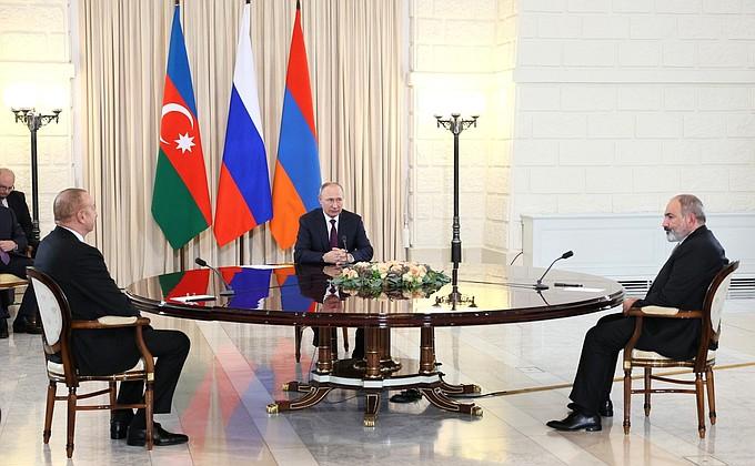 Путин считала статус НК неурегулированным, а Ереван признал его за Азербайджаном – МИД РФ