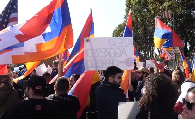 В Лос-Анджелесе представители армянской общины организовали акцию протеста и шествие к консульству Азербайджана