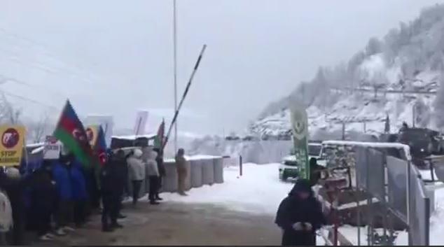 В сопровождении миротворцев РФ в Арцах был доставлен гуманитарный груз