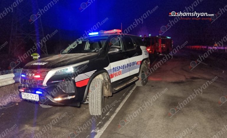 Автомобиль сгорел на трассе Иджеван-Ереван: погибли три человека, двое пострадали
