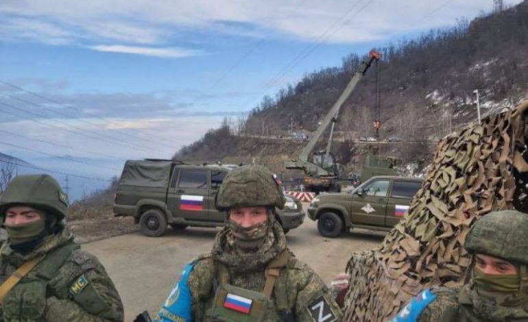 Командованием РМК продолжается переговорный процесс по возобновлению движения по Лачинскому коридору: МО РФ