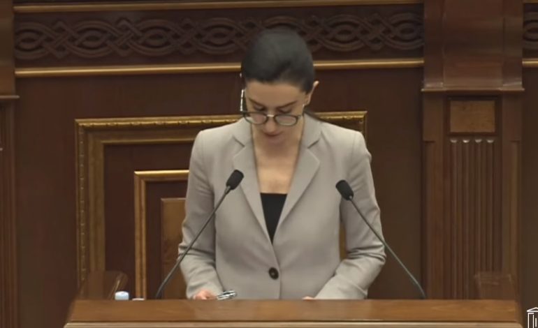 Парламент Армении рассматривает вопрос о лишении Сейрана Оганяна и Армена Чарчяна депутатской неприкосновенности