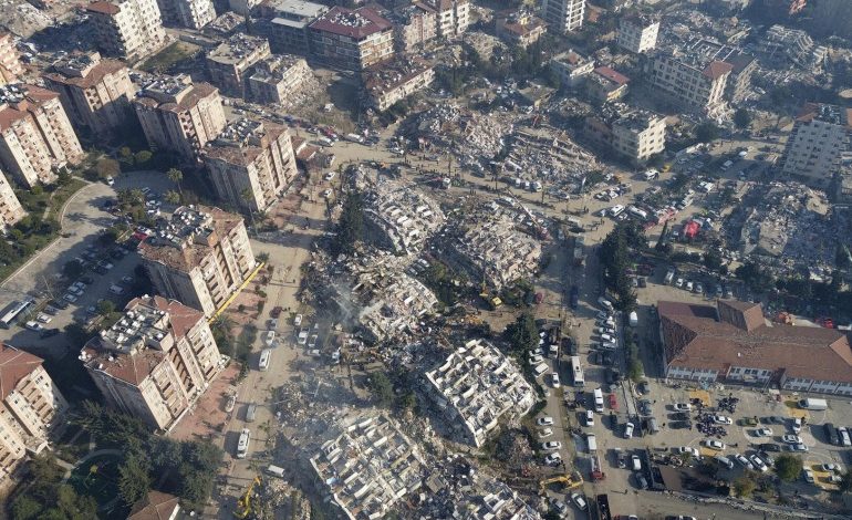 Число погибших при землетрясениях в Турции достигло 48 тысяч человек