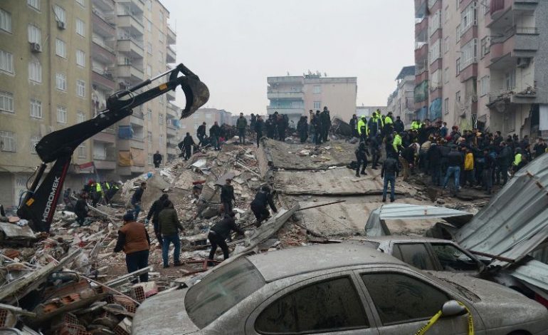 Число погибших при землетрясении в Турции и Сирии растет