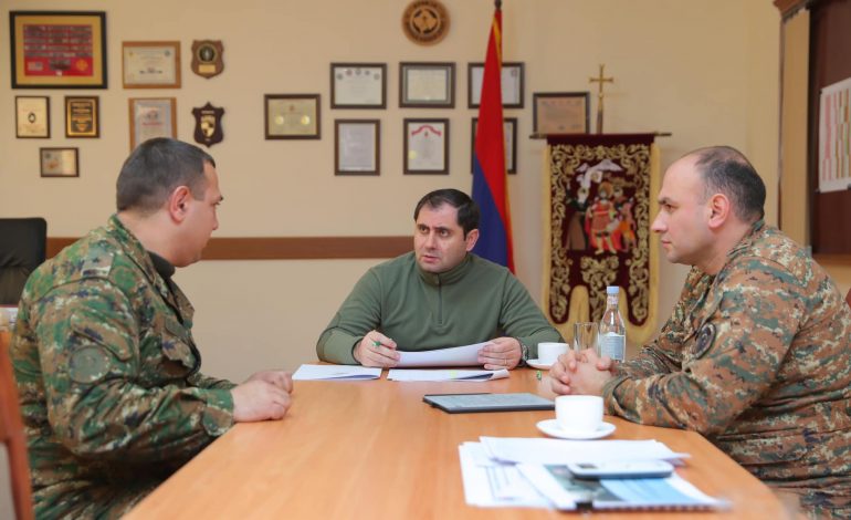 Глава Минобороны Армении посетил воинскую часть и обсудил перспективы модернизации армии