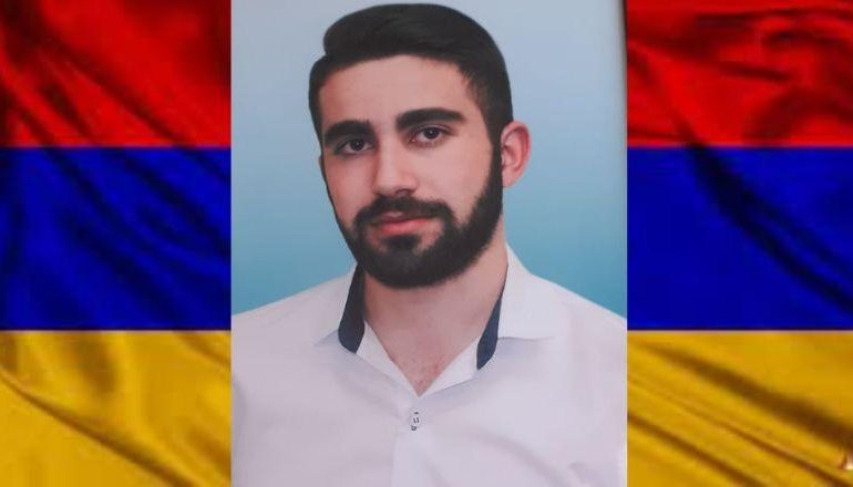 «Ցիրուցան եղան իղձերս, մայրի՛կ, արկերի ձայնից հօդս ցնդեցին». քրոջը ասել է՝  եթե զոհվի, ապա մոր ծննդյան օրն իր այս բանաստեղծությունը նրան փոխանցի
