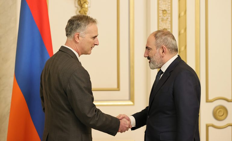 Փաշինյանը և ԵԱՀԿ ՄԽ ամերիկացի համանախագահ Լուիս Բոնոն հանդիպել են. ի՞նչ են քննարկել