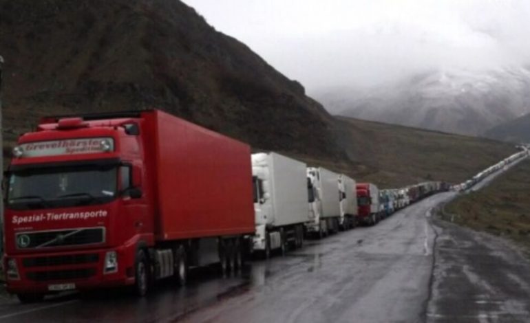 1000-ից ավելի հայկական բեռնատարներ են կուտակվել Վերին Լարսում