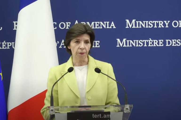Глава МИД Франции сообщила об отправке оборудования экстренной помощи для раненых в пожаре в Арцахе