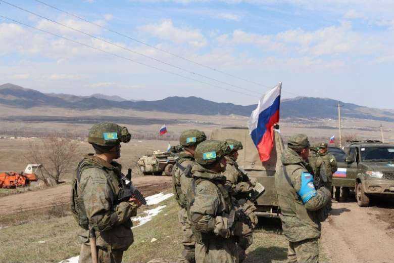 Российские миротворцы покинули аэропорт под Степанакертом