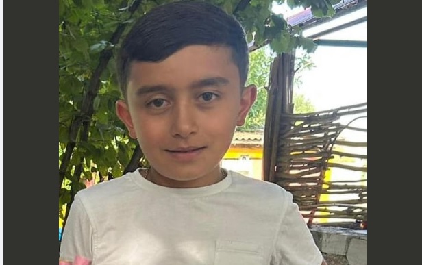 12-ամյա Կարենը 40 ժամ ղեկին լինելով` ընտանիքին Արցախից հասցրել է Հայաստան