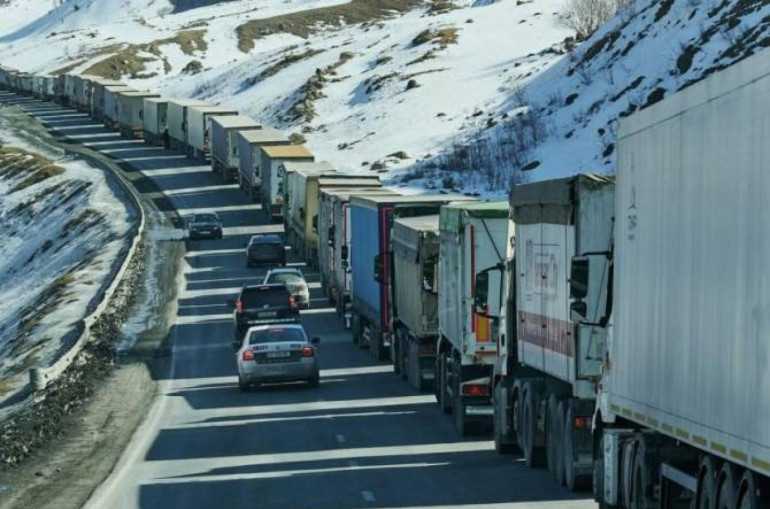 Атташе посольства РА в РФ: около 1,7 тыс армянских фур ожидают проезда через «Ларс»
