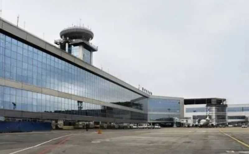 39 рейсов задержаны и 7 отменено в аэропортах Москвы из-за снегопада