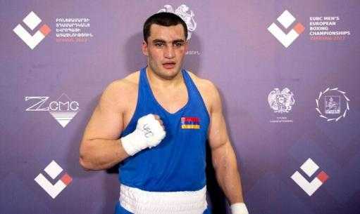 ЧЕ: Нарек Манасян одержал красивую победу над представителем Азербайджана