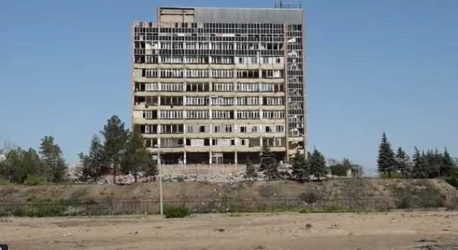 В Ереване взорвали бывшее здание Минобороны – кадры