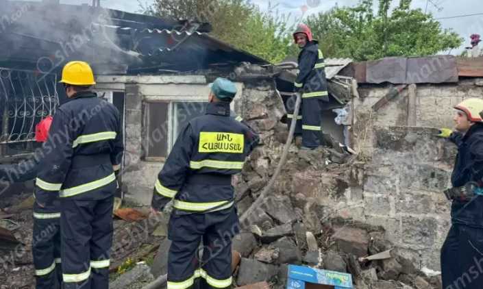Трагедия в Гюмри: после тушения пожара в жилом доме обнаружены тела детей